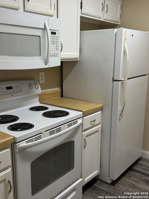 Image 10 of 18 For 4949 Hamilton Wolfe Rd  14101