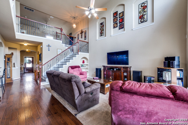 Listing photo id 8 for 318 Private Road 1712