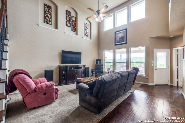 Listing photo id 7 for 318 Private Road 1712