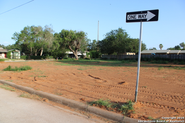 Details for 519 Chestnut N, Pearsall, TX 78061
