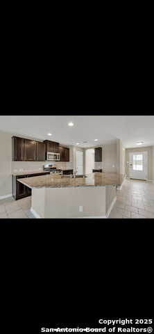 Image 10 of 27 For 9227 Savoy Sands