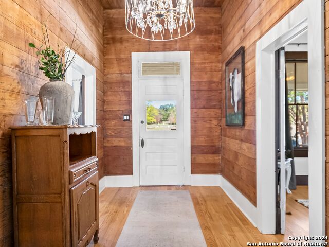 Image 11 of 38 For 202 Ebner St