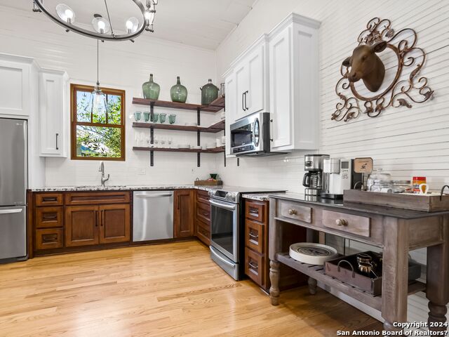 Image 22 of 38 For 202 Ebner St