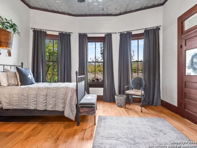 Image 32 of 38 For 202 Ebner St