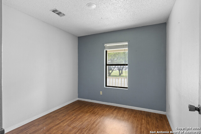 Listing photo id 12 for 42320 Fm 3159