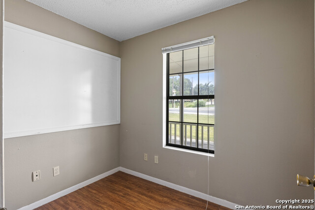 Listing photo id 14 for 42320 Fm 3159