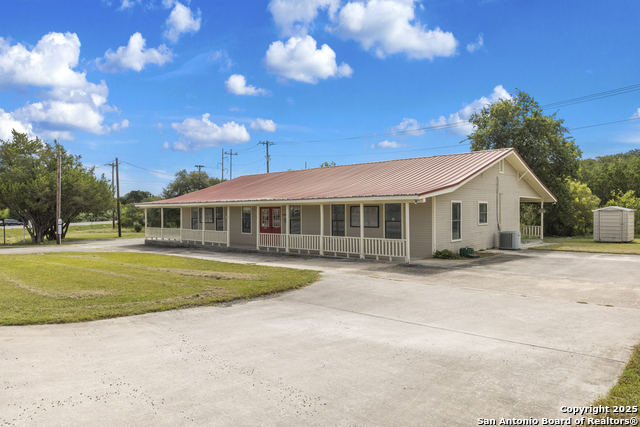 Listing photo id 0 for 42320 Fm 3159