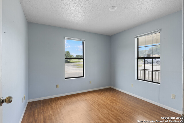 Listing photo id 18 for 42320 Fm 3159
