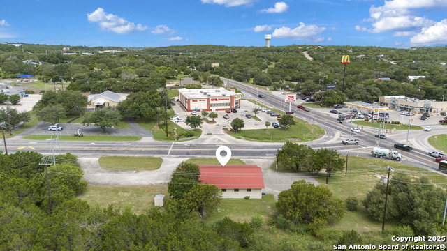 Listing photo id 26 for 42320 Fm 3159
