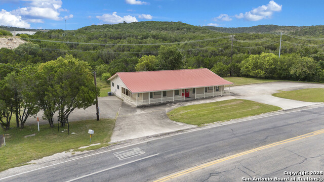 Listing photo id 29 for 42320 Fm 3159