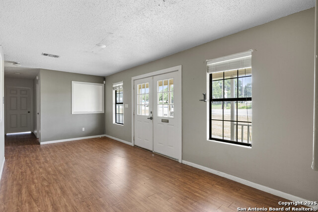 Listing photo id 3 for 42320 Fm 3159