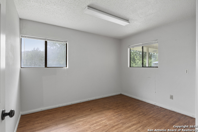 Listing photo id 7 for 42320 Fm 3159