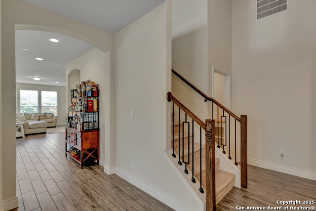 Image 15 of 35 For 9021 Curling Post