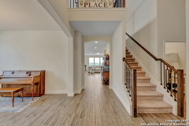 Image 2 of 35 For 9021 Curling Post