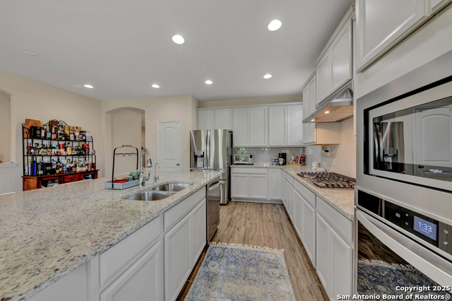 Image 30 of 35 For 9021 Curling Post