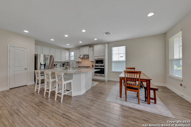 Image 4 of 35 For 9021 Curling Post