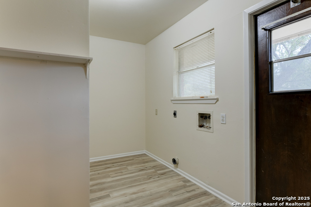 Listing photo id 8 for 641 Richfield