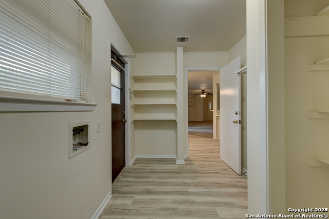 Listing photo id 10 for 641 Richfield