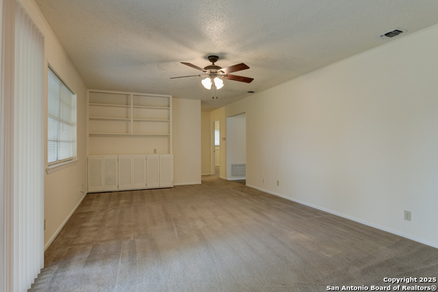 Listing photo id 12 for 641 Richfield