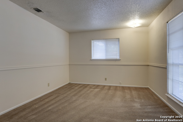 Listing photo id 14 for 641 Richfield
