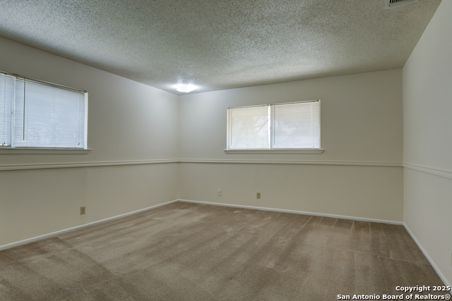Listing photo id 20 for 641 Richfield