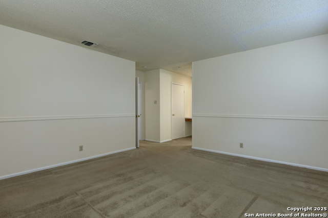 Listing photo id 21 for 641 Richfield