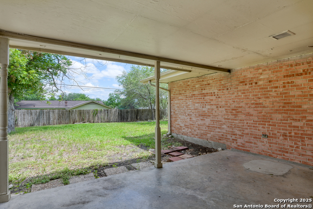 Listing photo id 24 for 641 Richfield