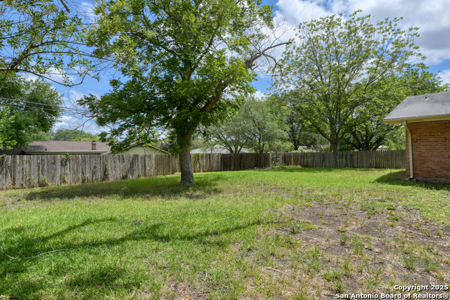 Listing photo id 26 for 641 Richfield