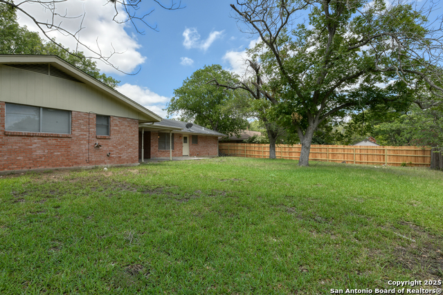 Listing photo id 27 for 641 Richfield