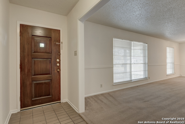 Listing photo id 1 for 641 Richfield