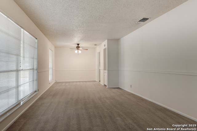 Listing photo id 2 for 641 Richfield