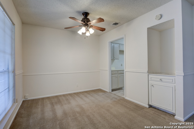 Listing photo id 4 for 641 Richfield
