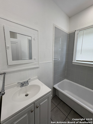 Image 13 of 20 For 805 W Summit Ave  1