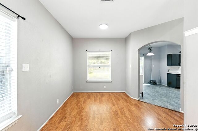 Listing photo id 10 for 4414 Canary Bend