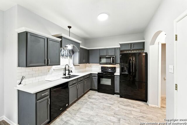 Listing photo id 0 for 4414 Canary Bend