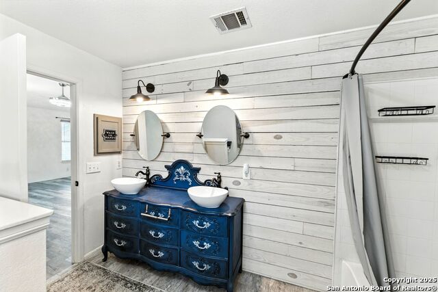 Listing photo id 20 for 4414 Canary Bend