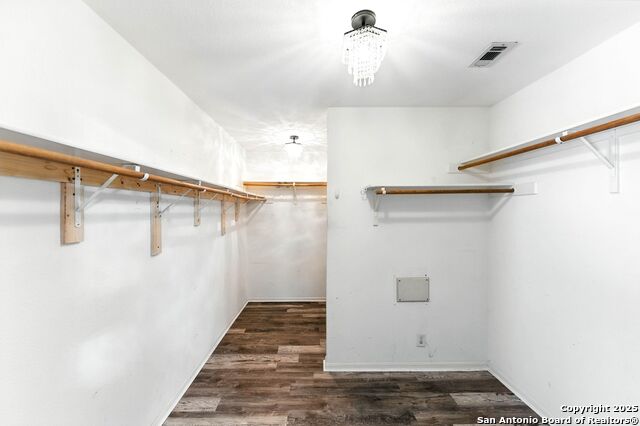 Listing photo id 21 for 4414 Canary Bend