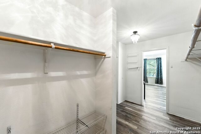Listing photo id 22 for 4414 Canary Bend