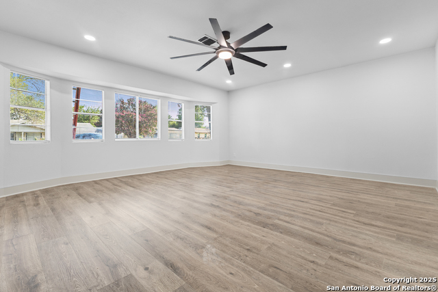 Listing photo id 4 for 9501 Bear Creek