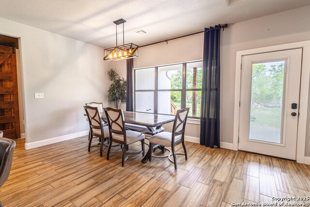 Listing photo id 12 for 177 Short Meadow Dr E