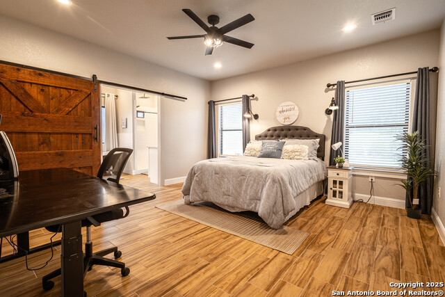 Listing photo id 13 for 177 Short Meadow Dr E