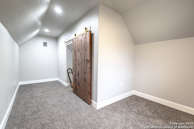 Listing photo id 24 for 177 Short Meadow Dr E