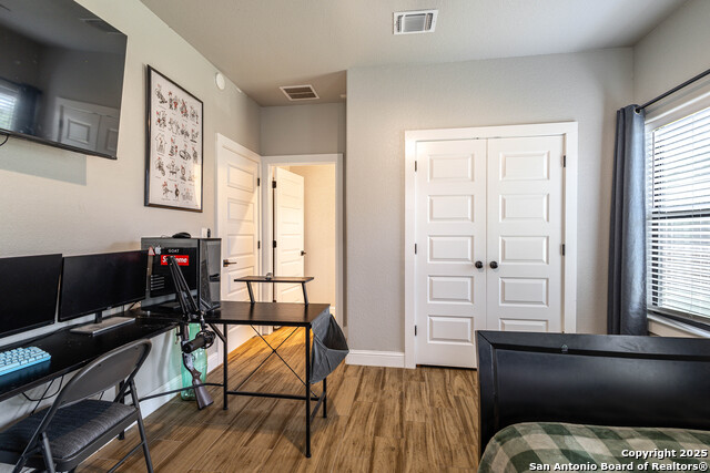 Listing photo id 27 for 177 Short Meadow Dr E