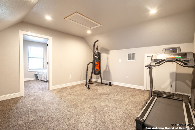 Listing photo id 36 for 177 Short Meadow Dr E