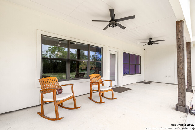 Listing photo id 38 for 177 Short Meadow Dr E