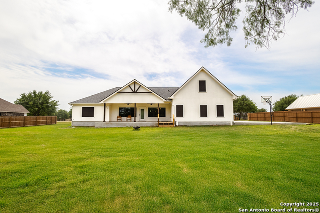 Listing photo id 41 for 177 Short Meadow Dr E