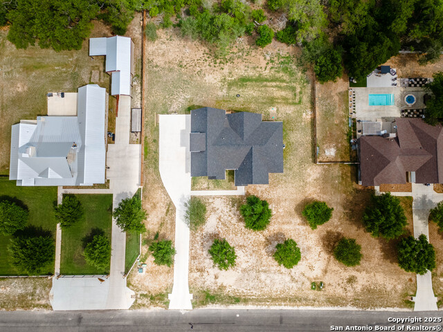 Listing photo id 45 for 177 Short Meadow Dr E