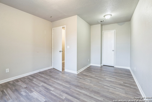 Image 11 of 18 For 7587 Windsor Oaks