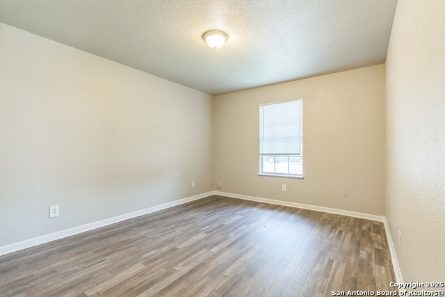 Image 15 of 18 For 7587 Windsor Oaks