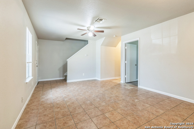 Image 17 of 18 For 7587 Windsor Oaks